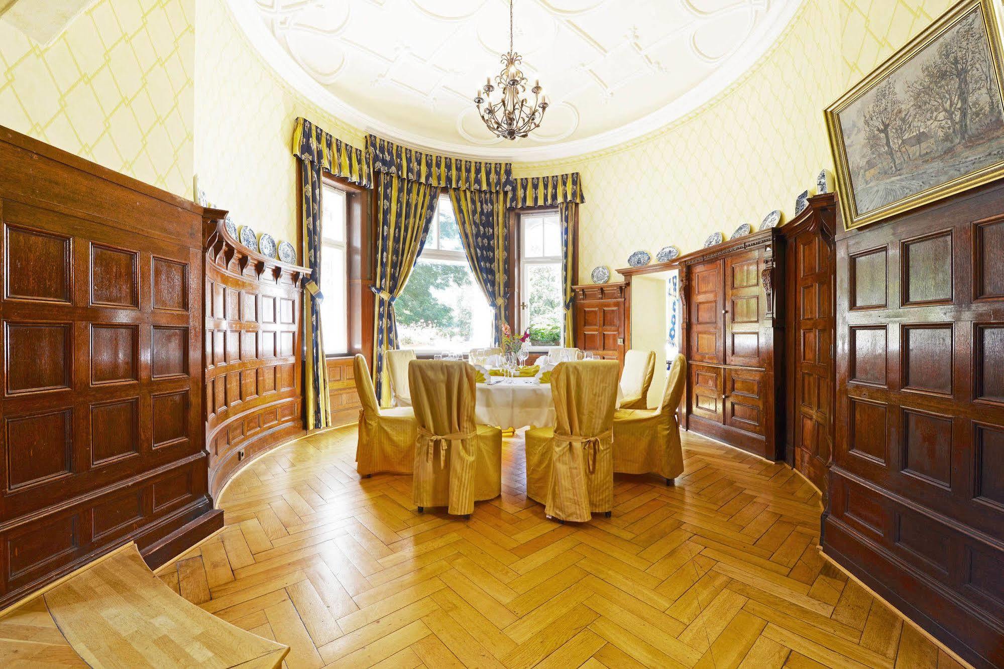 Schlosshotel Villa Westerberge Ашерслебен Екстериор снимка