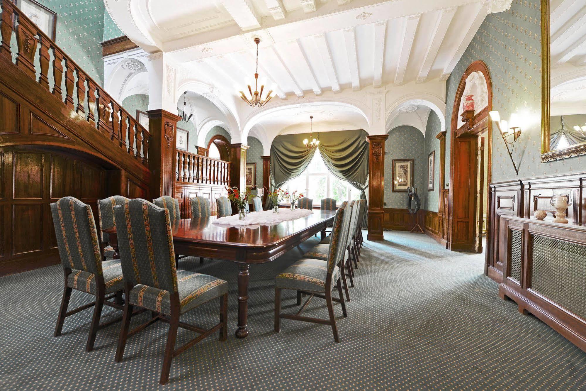 Schlosshotel Villa Westerberge Ашерслебен Екстериор снимка
